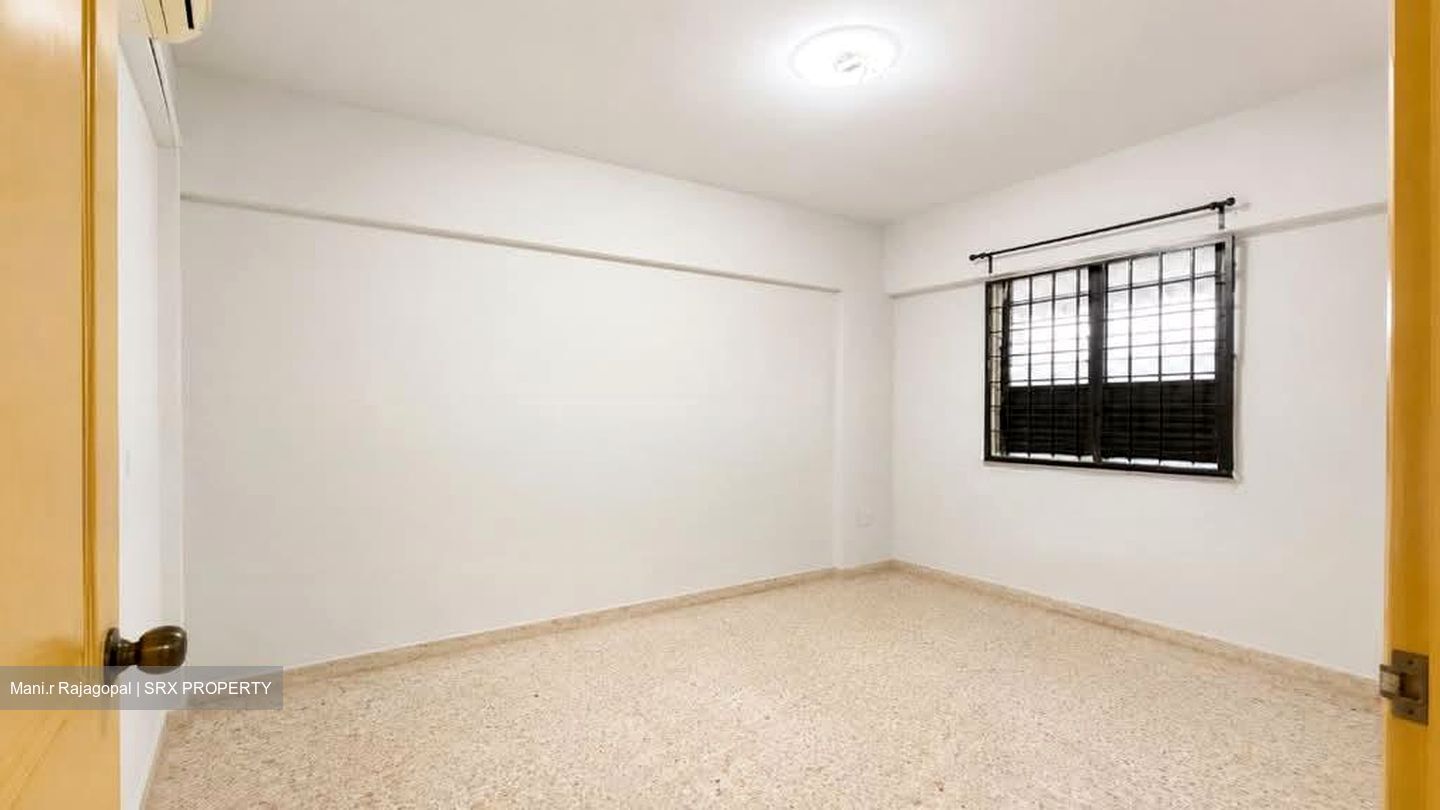 Blk 211 Jurong East Street 21 (Jurong East), HDB 3 Rooms #585628591